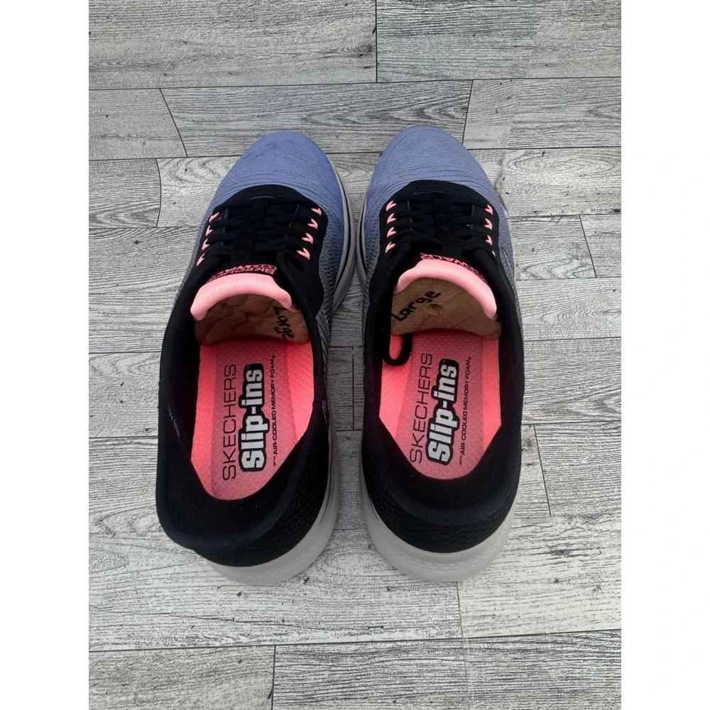 Skechers hands free
